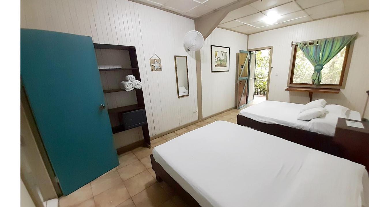 Lapalapa Beachfront Hotel Puerto Viejo de Talamanca Ngoại thất bức ảnh
